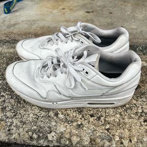 white nike air max shoes size 10